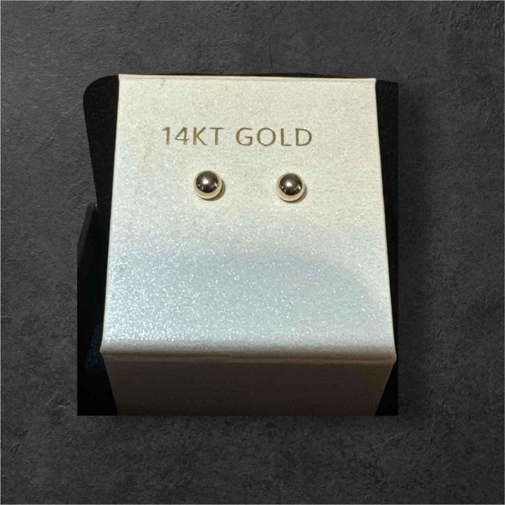 14KT Gold Stud Earrings